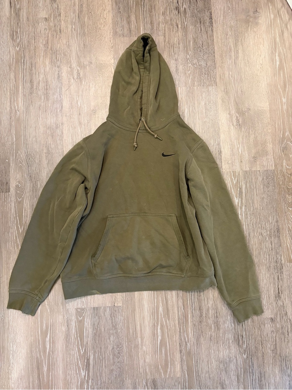 Nike Men’s Olive Green Pullover Hoodie